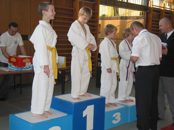 Mladí judisté z Broumova přivezli z hradeckého turnaje Judorej 8 medailí