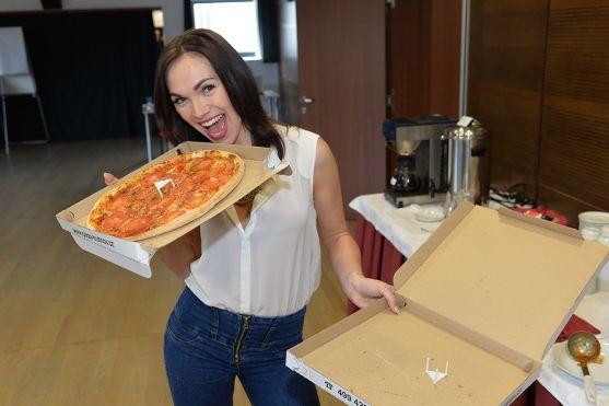 Nela Řehořová z Police nad Metují vyhrála internetové hlasování pěvecké soutěže Česko zpívá 