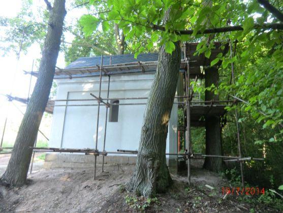 V Šonově u Broumova opravili kapličku. Koncem srpna dokončí Dům pro seniory 