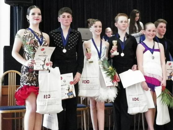 Ze Smiřic si broumovské taneční páry přivezly sedm medailí 