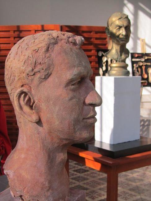 V altánu ve Schrollově parku jsou vystaveny lžíce a hlavy 