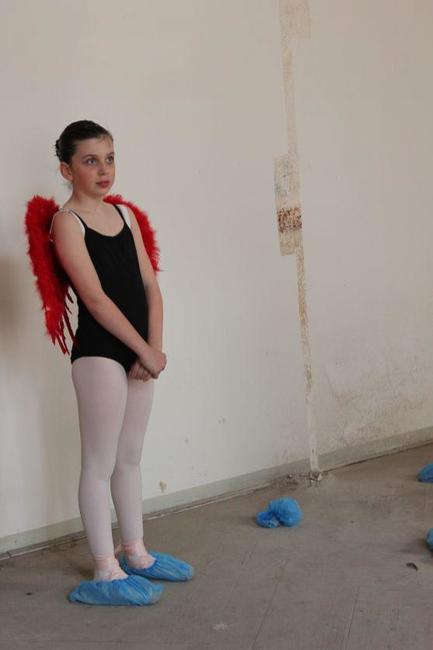 Skupina baletek Heleny Ogriščenkové připravuje vystoupení v historickém prostředí broumovského kláštera 