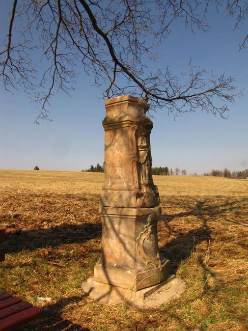 Kostely a kamenné kříže Broumovska očima Lucie Cepkové 