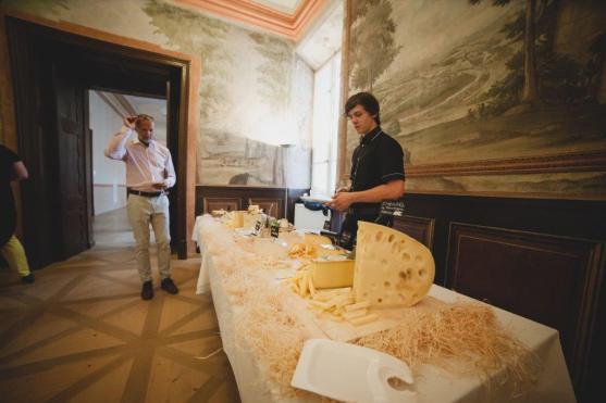 Dobročinnost a skvělé víno – všeho bylo v broumovském klášteře dosti…