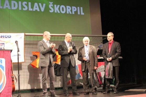 Během Galavečera krajského fotbalu bylo o Broumově hodně slyšet