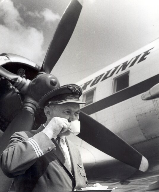 Je zázrak, že to otec přežil, říká dcera slavného letce Iveta Irvingová