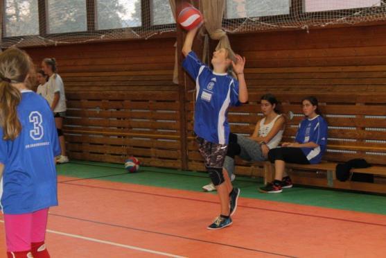 Další turnaj barevného volejbalu se hrál v Broumově