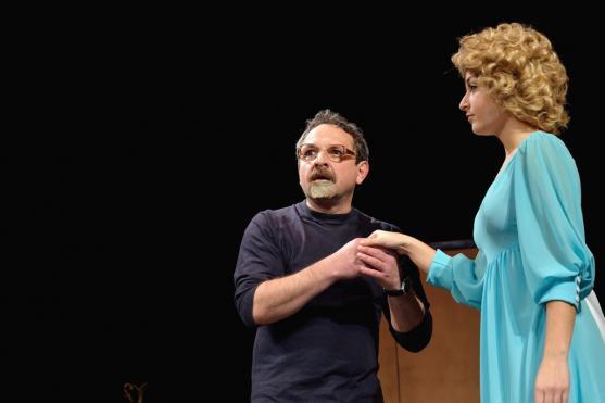 Divadelní soubor Divadlo Broumov sklidil ovace za premiéru francouzské komedie "Mátový nebo citron?"