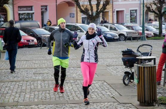 Vánoční běh Broumovem podpořil psí útulek