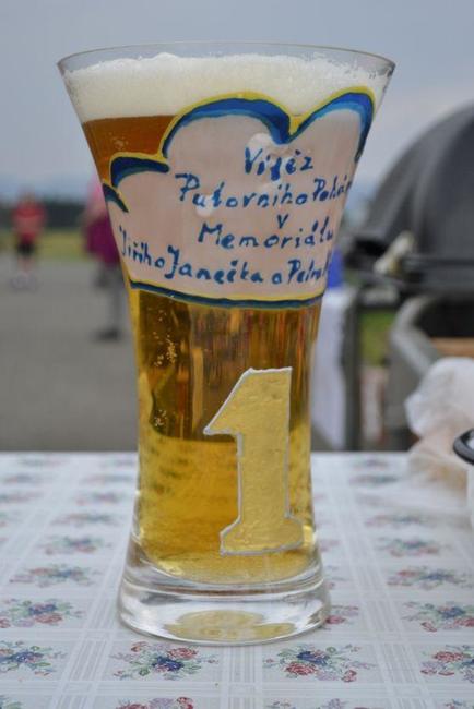 Na broumovském letišti se vzpomínalo a závodilo