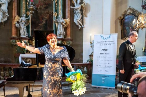 Festival Za poklady Broumovska zahájil koncertem Dagmar Peckové a Štefana Margity 