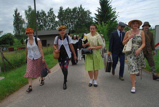 Přes třicet recesistů se zúčastnilo Běhu z Police do Police