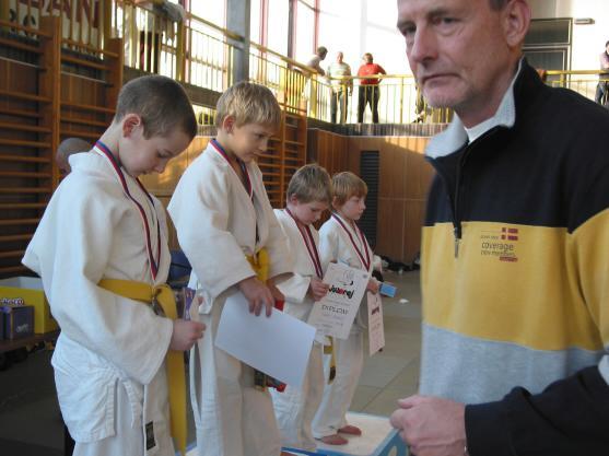 Mladí judisté z Broumova přivezli z hradeckého turnaje Judorej 8 medailí