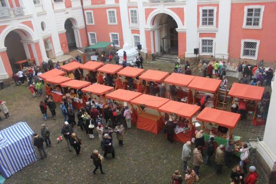 Broumovský klášter v neděli ožije Adventním trhem 