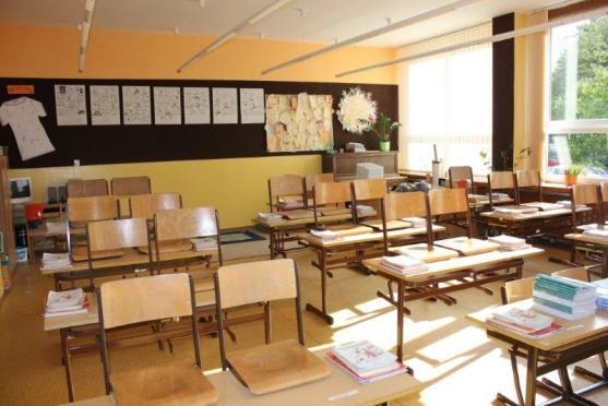 V září 2015 to bude 85 let, co byla v Broumově otevřena první česká škola 