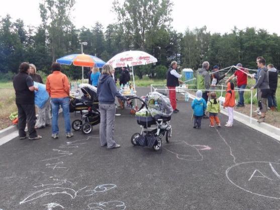 Občané poděkovali vedení města Broumov za novou ulici 