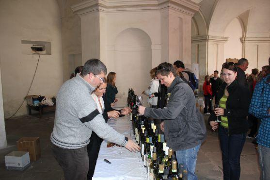 Veřejná ochutnávka vín Vinum et Cetera zahájila turistickou sezónu na Broumovsku 