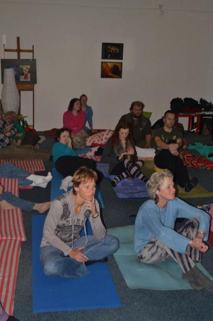 Relaxace při tibetských miskách s Waltrem Erberem 