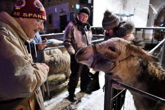 Již po desáté vedly kroky tří vznešených cizinců Broumovem