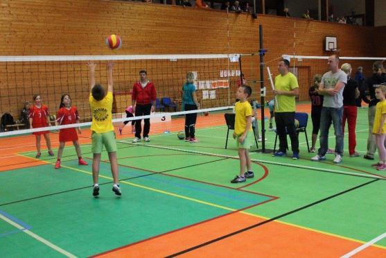 Začala sezóna "barevného" volejbalu. Jeden z turnajů se hrál i v Broumově