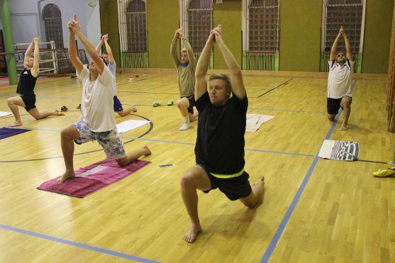 Broumovští fotbalisté se připravují na záchranu v krajském přeboru. Cvičí i jógu