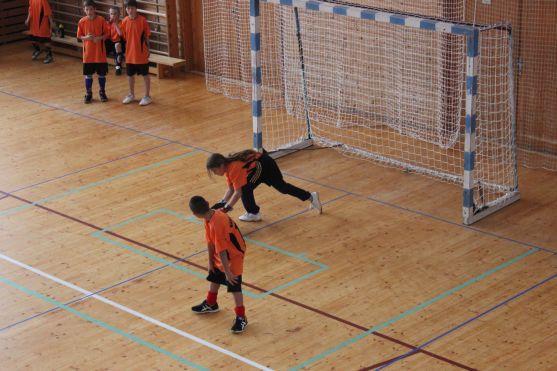 Desátý ročník fotbalového turnaje O pohár 17. listopadu vyhrála broumovská Hradebka. Už po sedmé