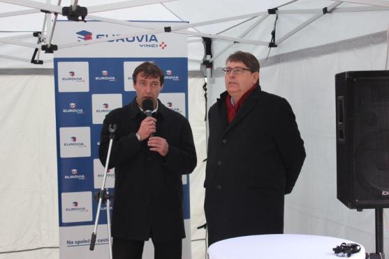 Byla slavnostně otevřena silnice v Teplicích nad Metují. Opravy krajských silnic na Broumovsku tím nekončí, ubezpečil hejtman