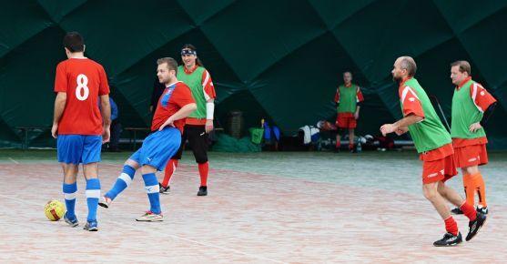 Tým starostů po penaltovém rozstřelu své loňské vítězství v teplickém turnaji neobhájil