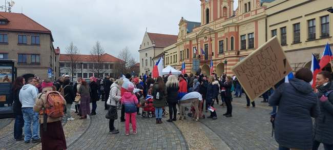 Broumovská stopa občanského protestu v Mělníku