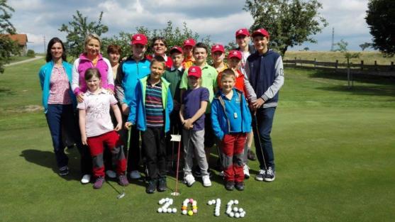 V golfovém areálu Grosshof v Broumově se opět konal prázdninový tábor pro děti a mládež