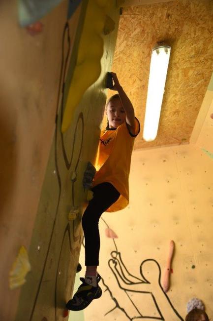 Hronovské Domino v březnu? Horolezecké závody a unikátní turnaj