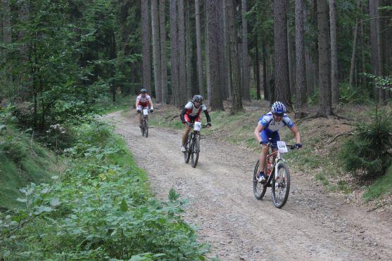 Závod horských kol Rallye Sudety má stejné vítěze jako v loňském roce. Friedla a Novákovou