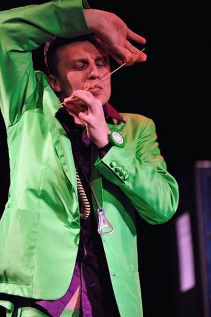 V Broumově vystoupil kouzelník a komik Richard Nedvěd