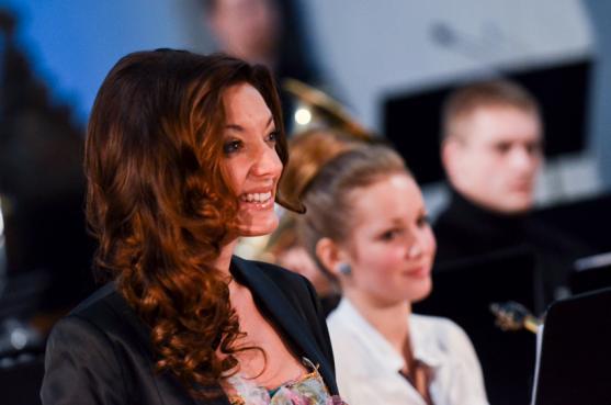 Další Benefiční koncert Police Symphony Orchestra. Po Hvězdě tentokrát v klášterní zahradě 