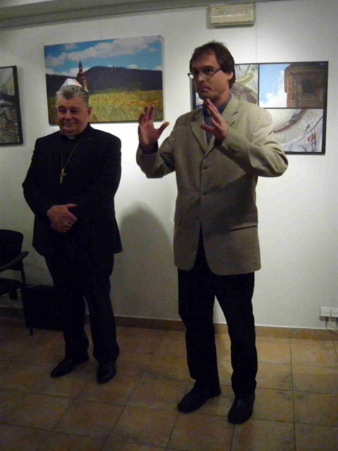 V Praze začala výstava fotografií broumovské skupiny kostelů TEMPUS FUGIT