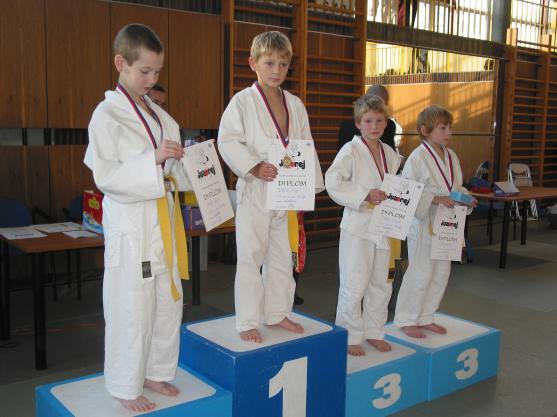 Mladí judisté z Broumova přivezli z hradeckého turnaje Judorej 8 medailí