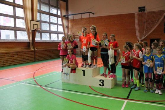 Volejbal si o víkendu v Broumově zahrálo 225 dětí