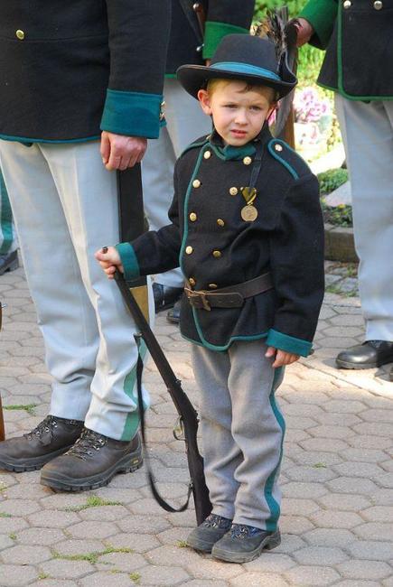 Oslavy polických ostrostřelců na fotografiích Štěpána Horáka