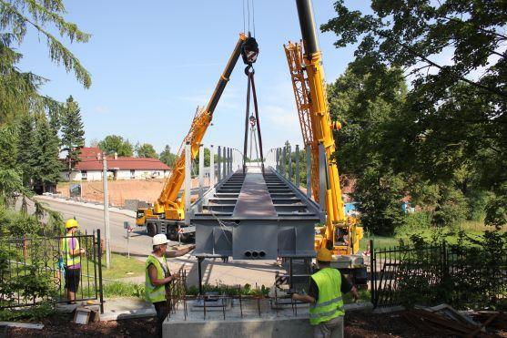 Lávka z Manor House k Hotelu Veba je na svém místě 