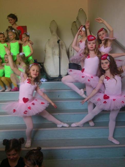 Ukrajinský taneční mistr pochválil broumovské baletky 