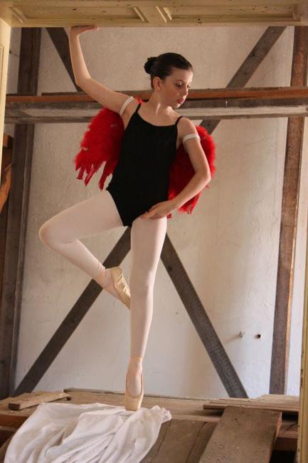 Skupina baletek Heleny Ogriščenkové připravuje vystoupení v historickém prostředí broumovského kláštera 