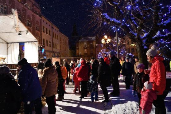 Již po desáté vedly kroky tří vznešených cizinců Broumovem