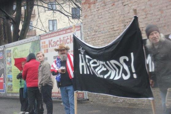 Američané do Náchoda pospíchali. Podél silnic je vítaly davy lidí