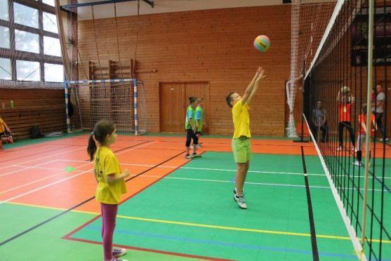 Začala sezóna "barevného" volejbalu. Jeden z turnajů se hrál i v Broumově
