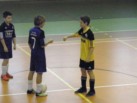 Mladší žáci Slovanu Broumov zvítězili na fotbalovém halovém turnaji v Hořicích