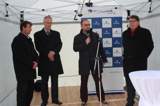 Byla slavnostně otevřena silnice v Teplicích nad Metují. Opravy krajských silnic na Broumovsku tím nekončí, ubezpečil hejtman