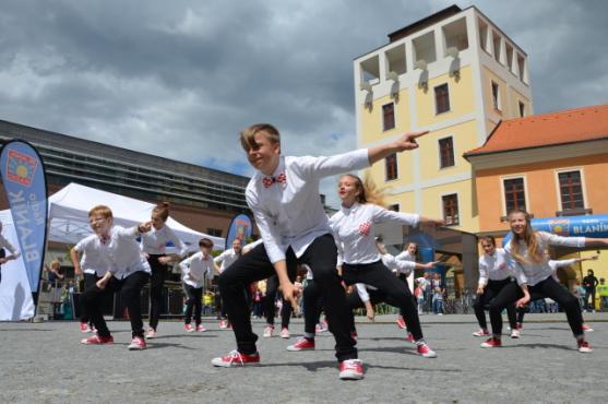 Den kraje 2016: Slavnostní fanfáry i koncert kapely No Name