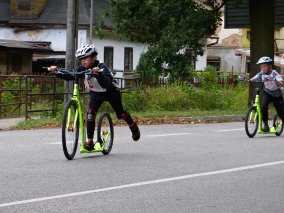 V Petrovických zatáčkách jezdilo vše, co mělo kolečka