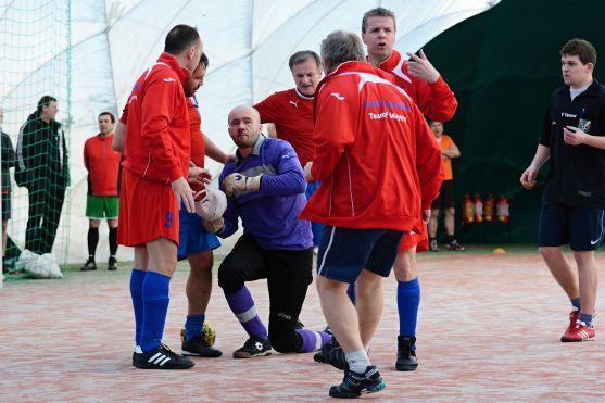 Tým starostů po penaltovém rozstřelu své loňské vítězství v teplickém turnaji neobhájil