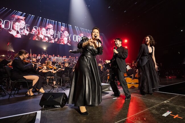 Police Symhony Orchestra zaplnili hokejovou halu